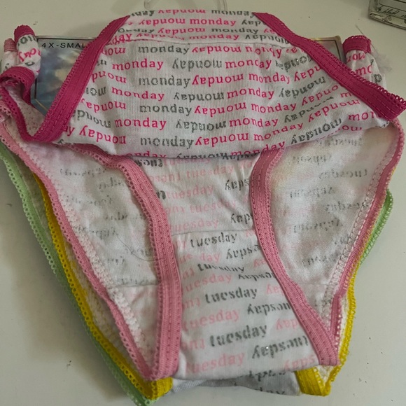 Sweet n Sassy - 5-PACK+1FREE Girl’s 4X Small Underwear - Picture 8 of 8